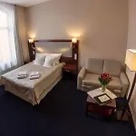 Atrium ホテル 4*