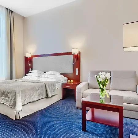 فندق Atrium 4*