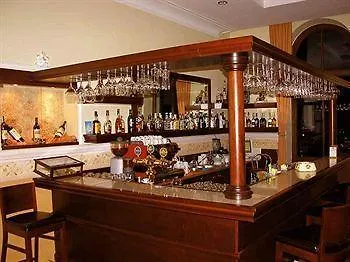 Atrium 4*