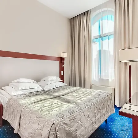 Atrium 4*