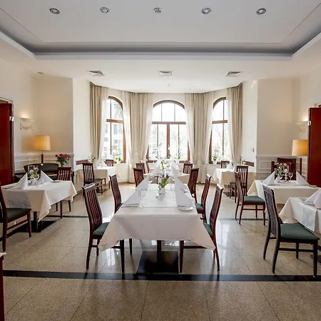 Atrium Hotel