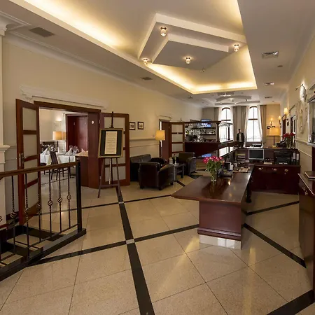 Atrium Otel