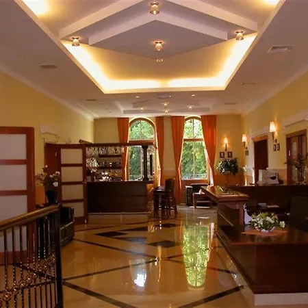 فندق Atrium شتشيتسين